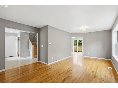 1240 N River Road Cottage Grove OR 97424