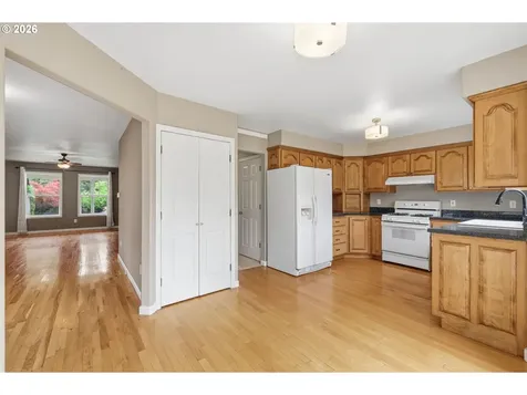 1240 N River Road Cottage Grove OR 97424