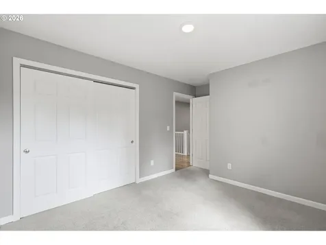 1240 N River Road Cottage Grove OR 97424