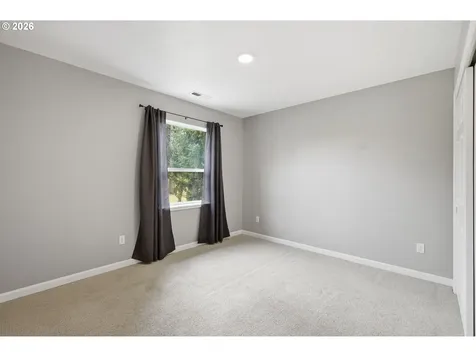 1240 N River Road Cottage Grove OR 97424