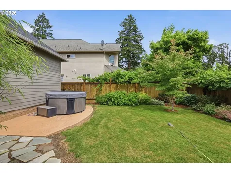 1240 N River Road Cottage Grove OR 97424