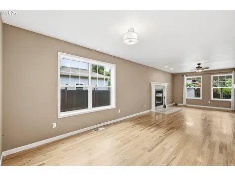 1240 N River Road Cottage Grove OR 97424