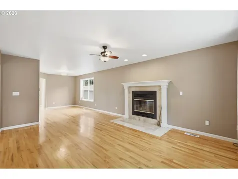 1240 N River Road Cottage Grove OR 97424