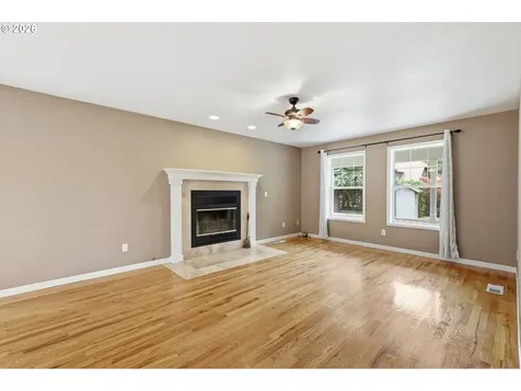 1240 N River Road Cottage Grove OR 97424