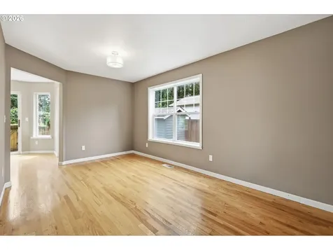 1240 N River Road Cottage Grove OR 97424