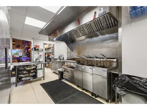 1330 NE Highway 101 Lincoln City OR 97367