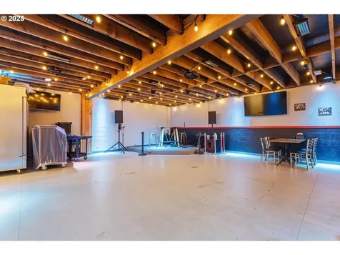 1330 NE Highway 101 Lincoln City OR 97367