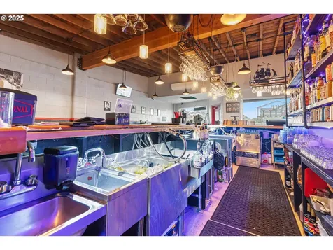 1330 NE Highway 101 Lincoln City OR 97367