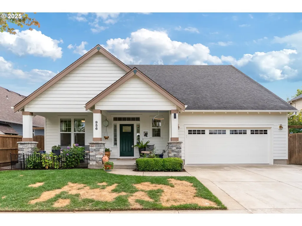 956 NE Samson Street Mcminnville OR 97128