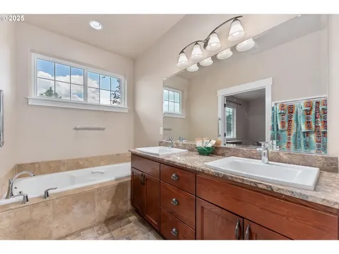 956 NE Samson Street Mcminnville OR 97128