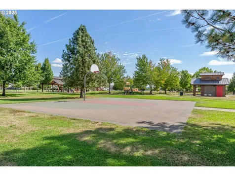 956 NE Samson Street Mcminnville OR 97128