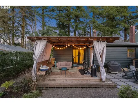 8707 SW 19th Avenue Portland OR 97219