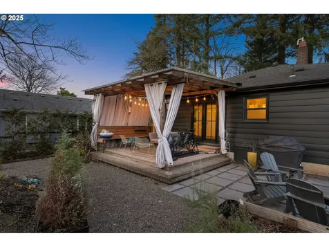 8707 SW 19th Avenue Portland OR 97219