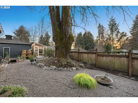 8707 SW 19th Avenue Portland OR 97219
