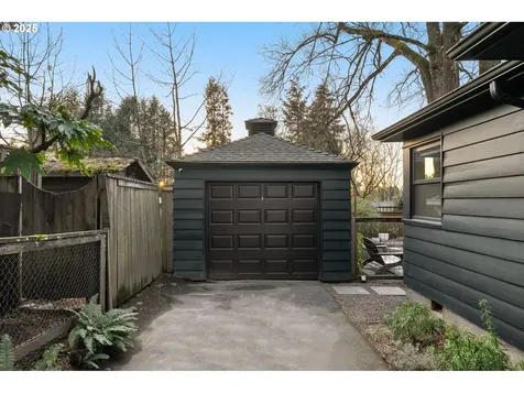 8707 SW 19th Avenue Portland OR 97219
