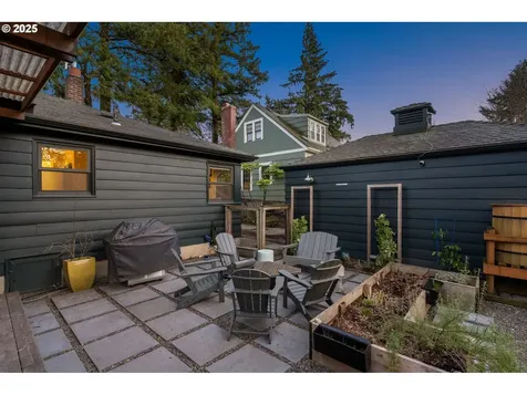 8707 SW 19th Avenue Portland OR 97219