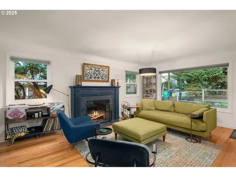 8707 SW 19th Avenue Portland OR 97219