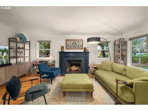 8707 SW 19th Avenue Portland OR 97219