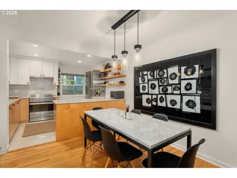 8707 SW 19th Avenue Portland OR 97219