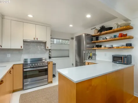 8707 SW 19th Avenue Portland OR 97219