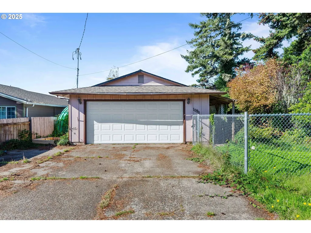 1090 Sanford Street Coos Bay OR 97420