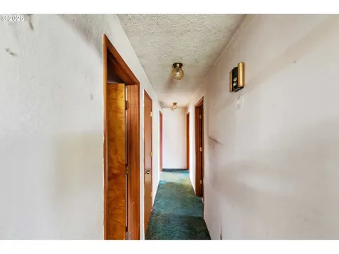 1090 Sanford Street Coos Bay OR 97420