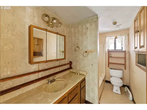 1090 Sanford Street Coos Bay OR 97420
