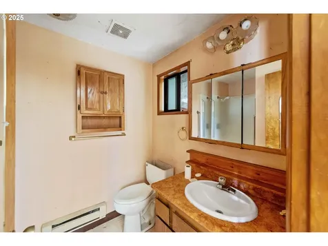 1090 Sanford Street Coos Bay OR 97420