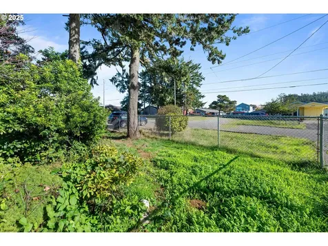 1090 Sanford Street Coos Bay OR 97420