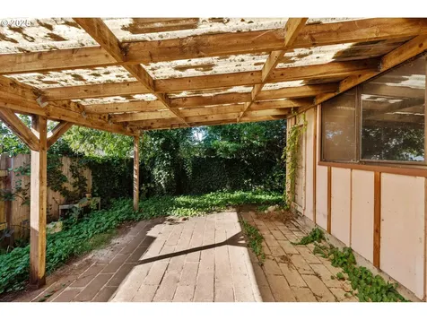 1090 Sanford Street Coos Bay OR 97420