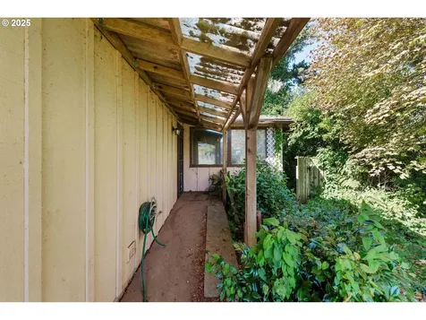 1090 Sanford Street Coos Bay OR 97420