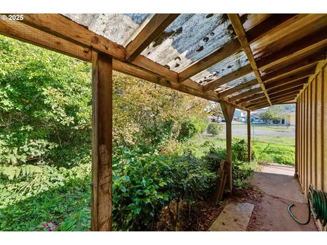 1090 Sanford Street Coos Bay OR 97420