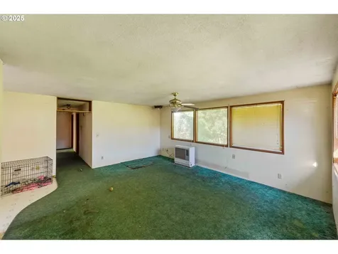 1090 Sanford Street Coos Bay OR 97420