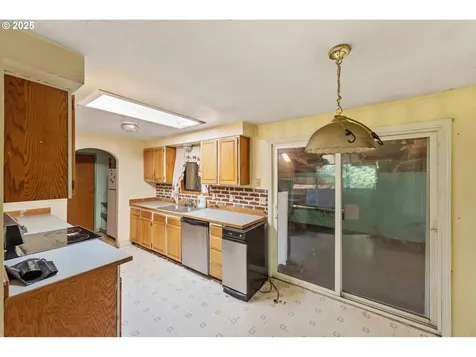 1090 Sanford Street Coos Bay OR 97420