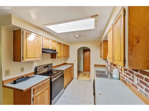 1090 Sanford Street Coos Bay OR 97420