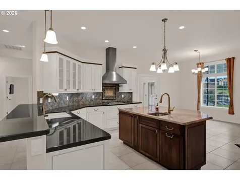 334 Augusta Court Winchester OR 97495