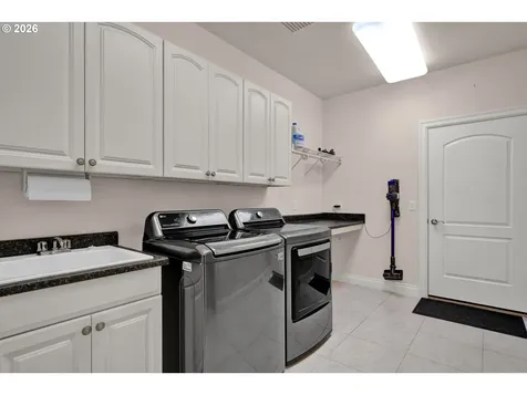 334 Augusta Court Winchester OR 97495