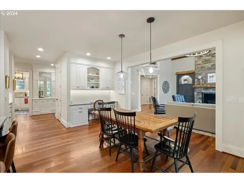 260 Iron Mountain Boulevard Lake Oswego OR 97034