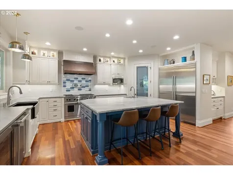 260 Iron Mountain Boulevard Lake Oswego OR 97034