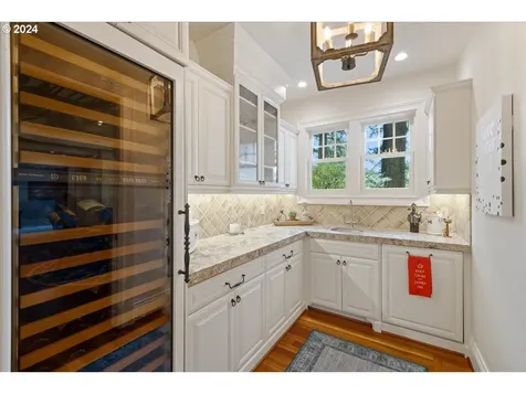 260 Iron Mountain Boulevard Lake Oswego OR 97034