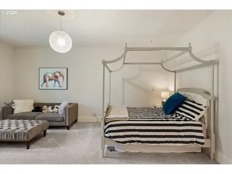 260 Iron Mountain Boulevard Lake Oswego OR 97034