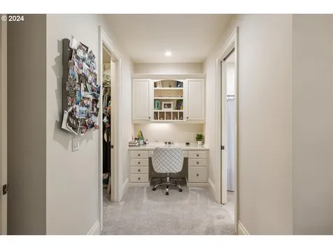 260 Iron Mountain Boulevard Lake Oswego OR 97034