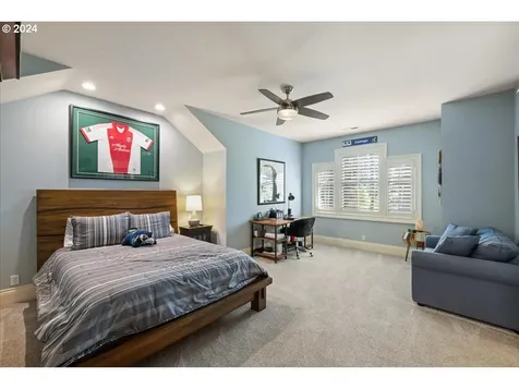 260 Iron Mountain Boulevard Lake Oswego OR 97034