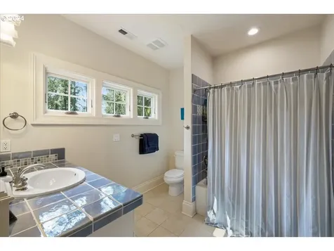 260 Iron Mountain Boulevard Lake Oswego OR 97034