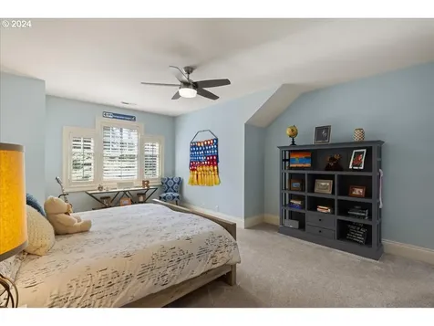260 Iron Mountain Boulevard Lake Oswego OR 97034