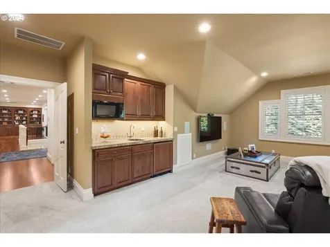 260 Iron Mountain Boulevard Lake Oswego OR 97034