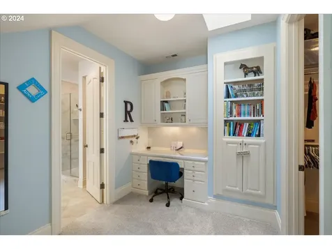 260 Iron Mountain Boulevard Lake Oswego OR 97034