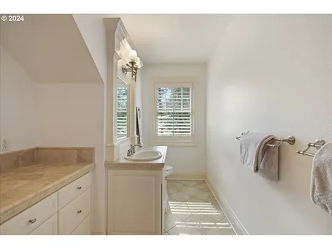 260 Iron Mountain Boulevard Lake Oswego OR 97034