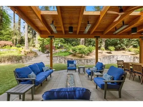 260 Iron Mountain Boulevard Lake Oswego OR 97034