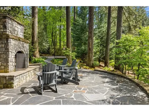 260 Iron Mountain Boulevard Lake Oswego OR 97034